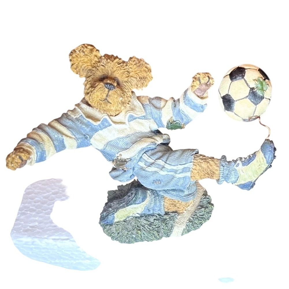 Boyds‎ Bears & Friends The Bearstone Collection Chris Striker Soccer Figurine
